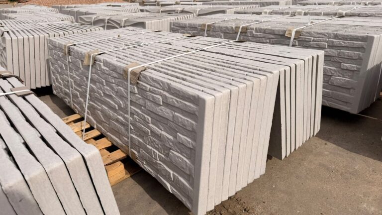 Betonzaun Hersteller aus Polen – Produktionsgelände mit Betonzaunplatten