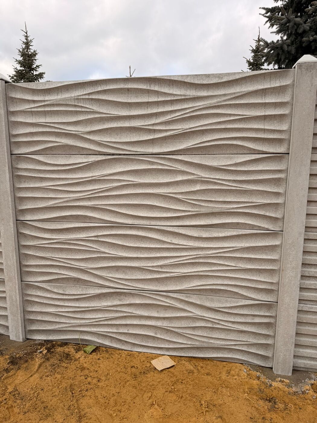Neue Linie Modell 05 – Nahaufnahme der Wellenrelief-Struktur