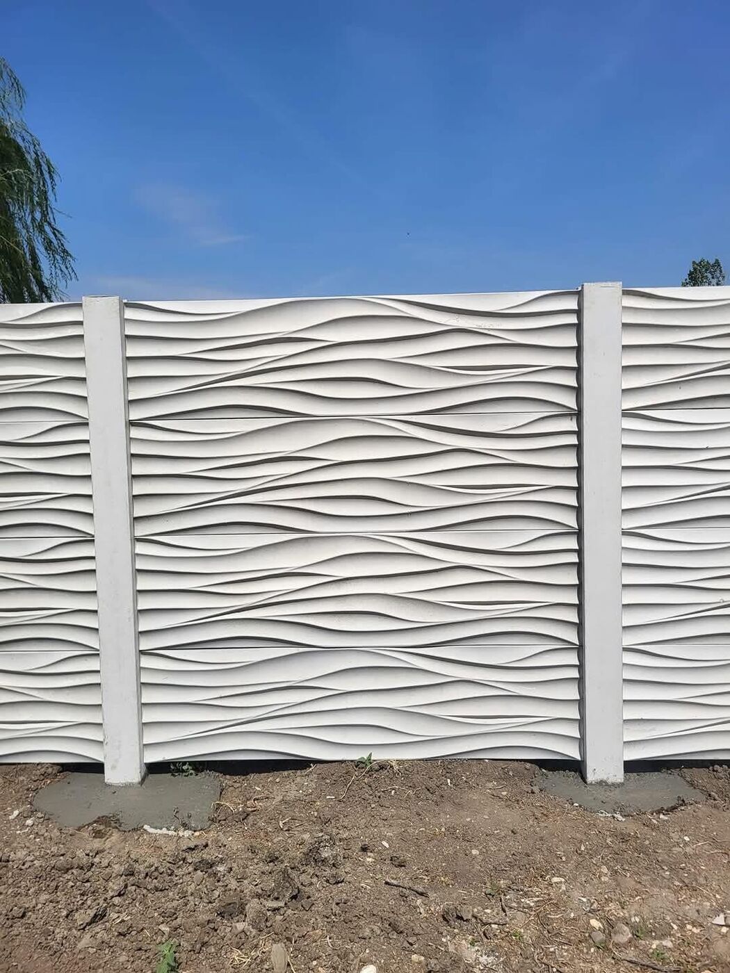 Modell 05 – montierter Betonzaun mit Pfosten