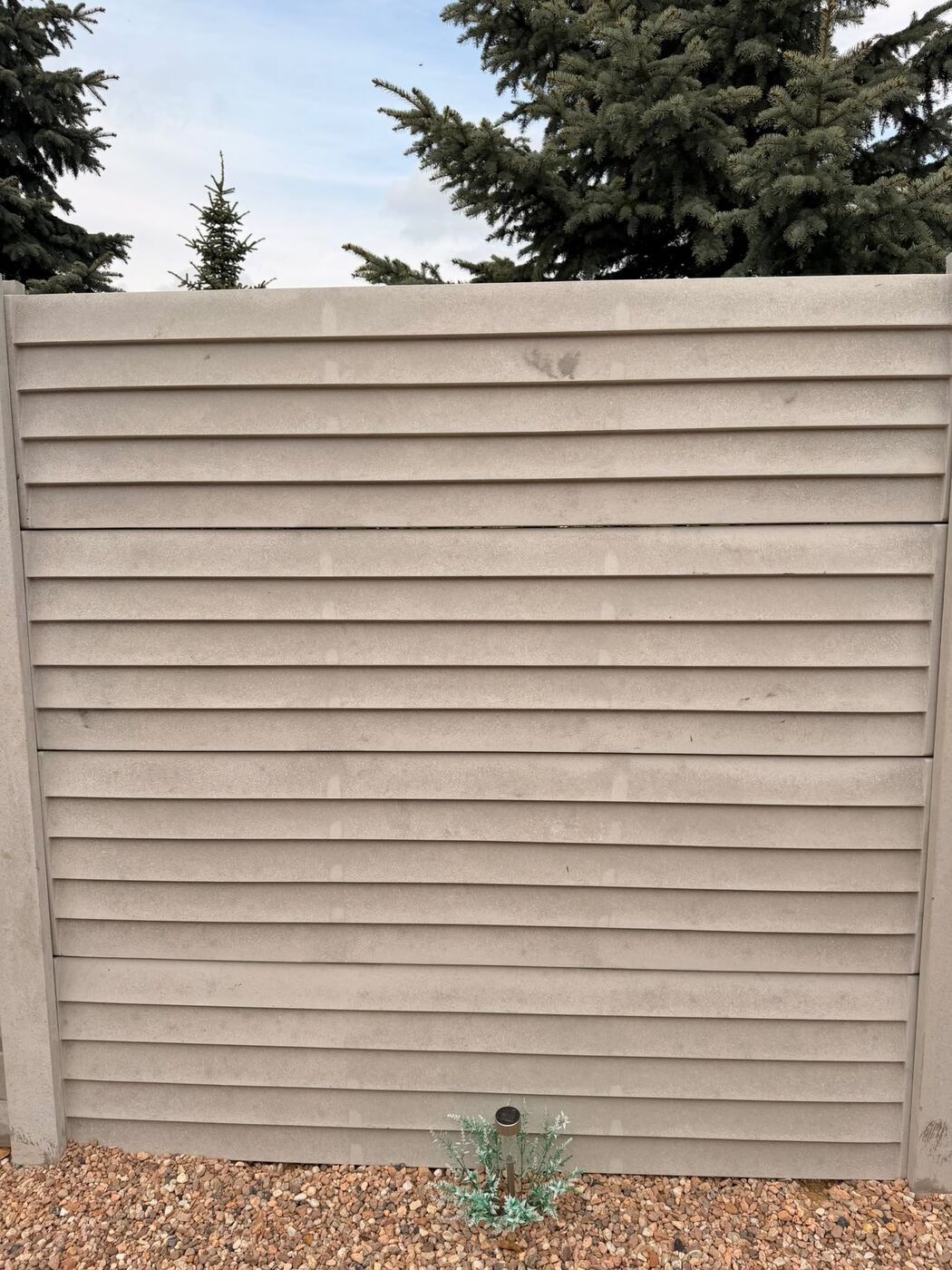 Modell 13 – montiert im Garten
